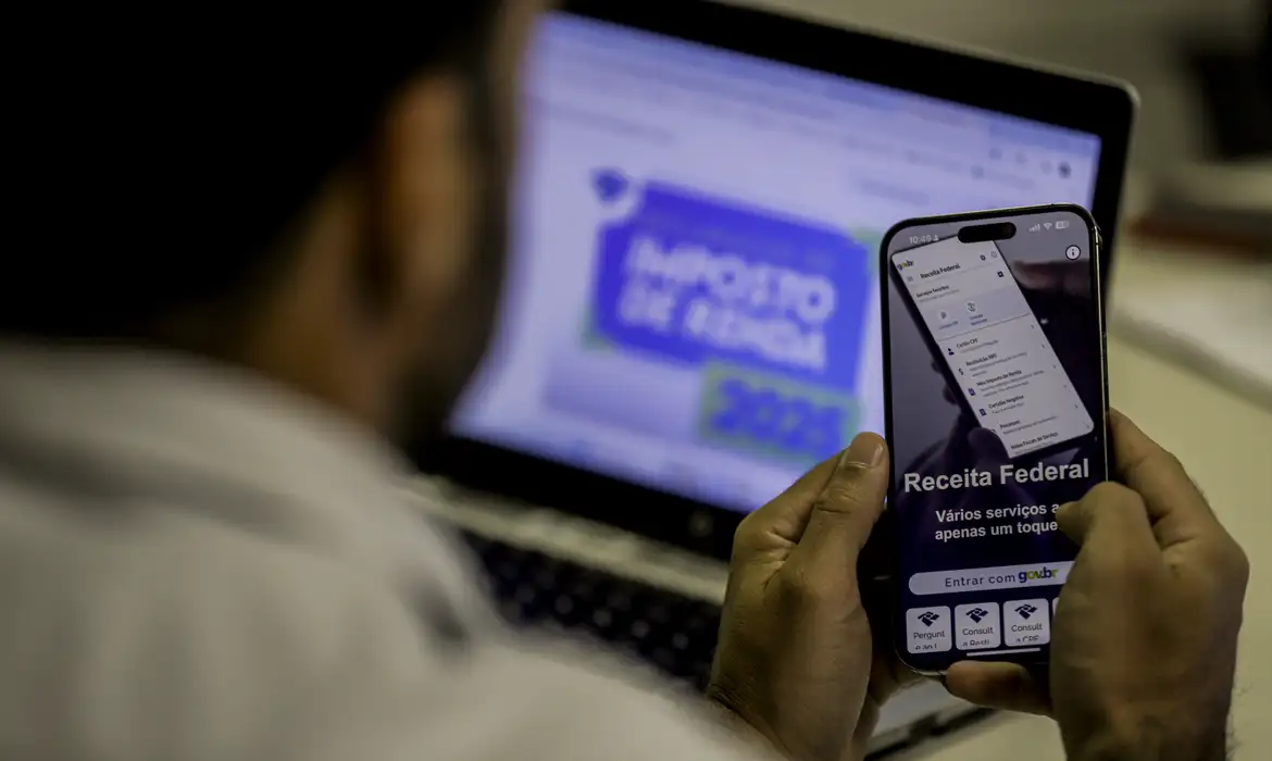 No momento você está vendo Receita abre na sexta consulta a maior lote de restituição da história