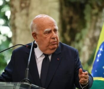 Morre, aos 90 anos, o embaixador Marcos Azambuja