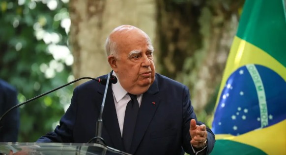 No momento você está vendo Morre, aos 90 anos, o embaixador Marcos Azambuja