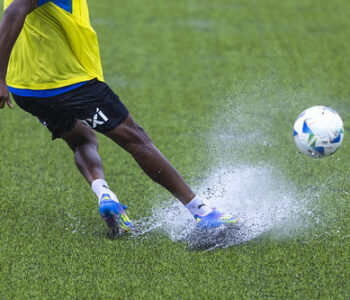 Bahia e Vitória não gostam de chuva
