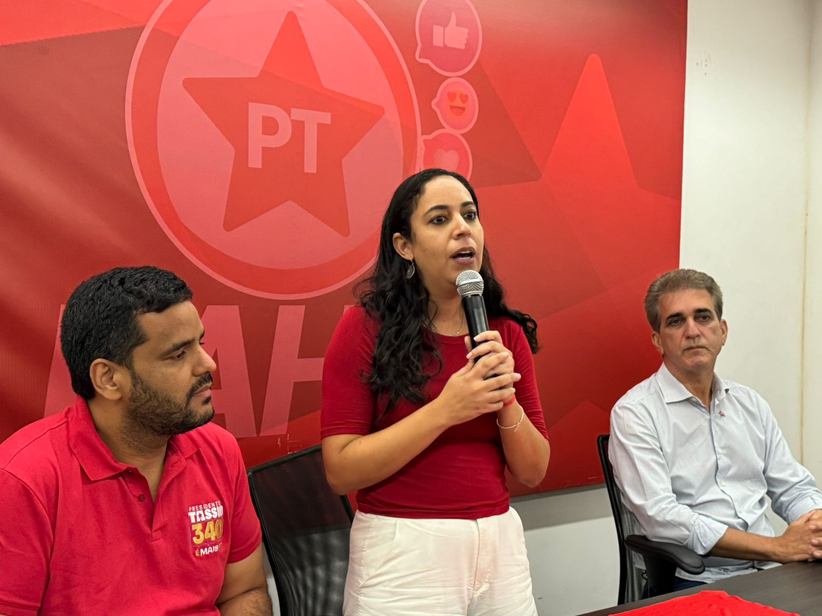 No momento você está vendo Ana Carolina se torna favorita a presidir PT Salvador