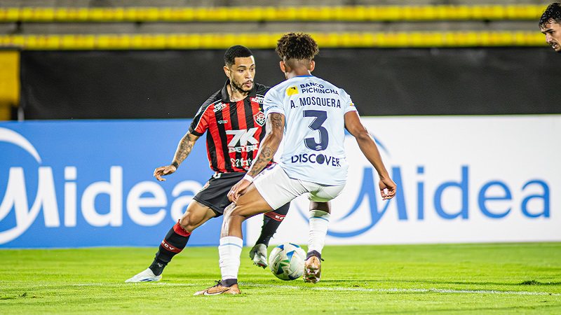 No momento você está vendo Com gol contra, o Universidad/EQU tira o Vitória da Sul-Americana