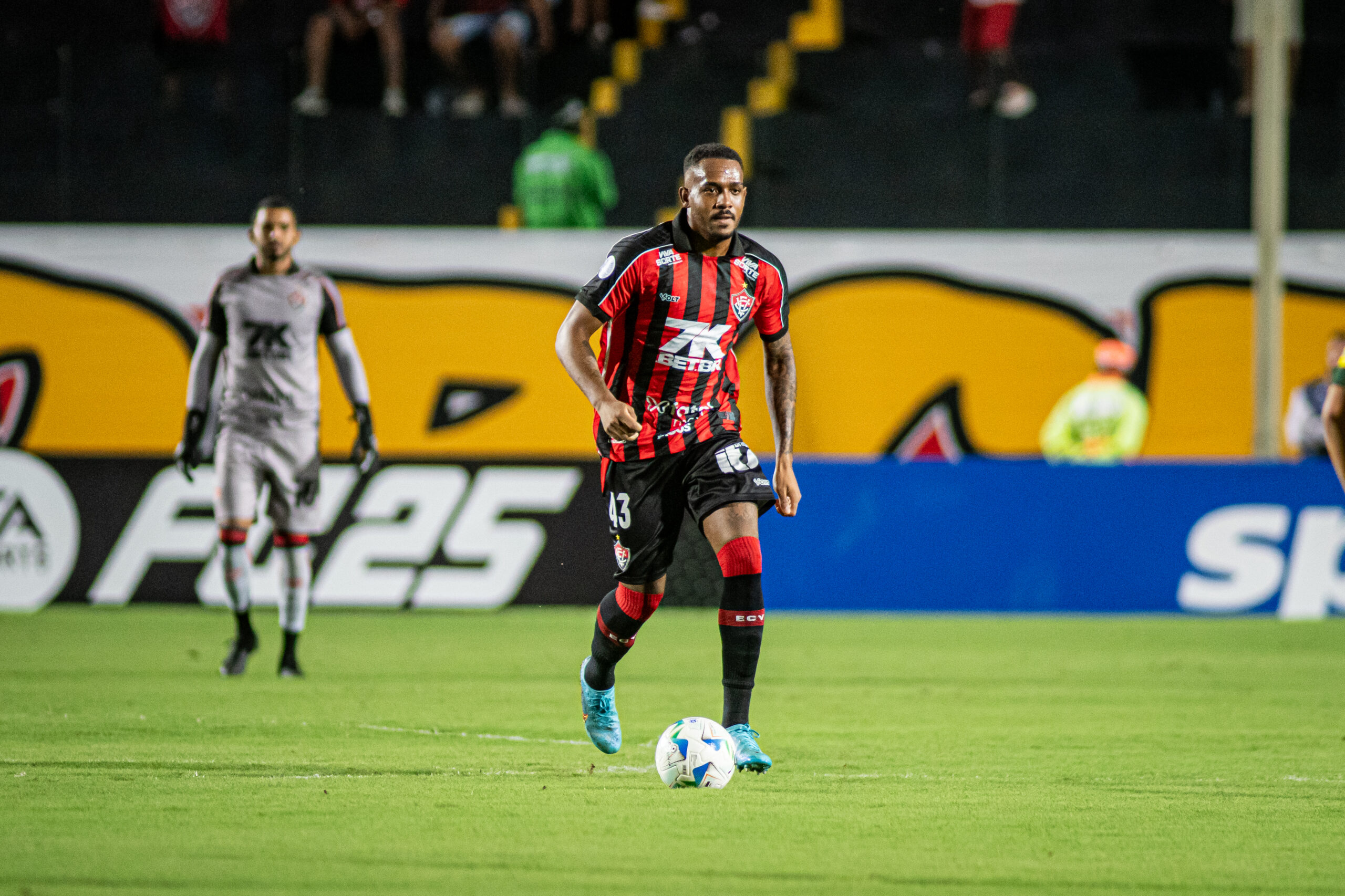 No momento você está vendo Vitória só empata com Defensa e sai vaiado do Barradão