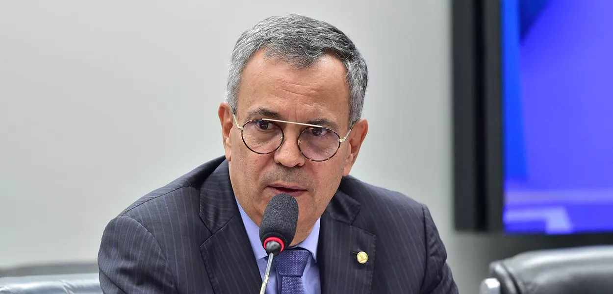 No momento você está vendo Bahia: STF afasta 2 prefeitos suspeitos de desviar emendas; deputado Félix Mendonça é alvo de operação