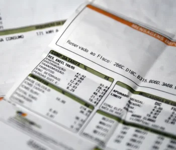 Conta de luz vai continuar com taxa extra em julho