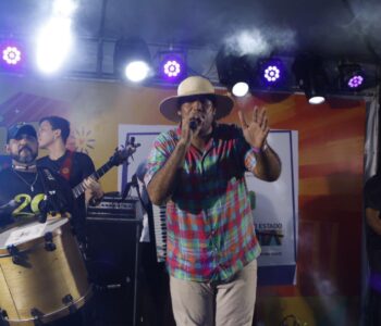 Terceira noite de festa no São João da Praça da Sé é tomado por mistura de estilos e homenagens