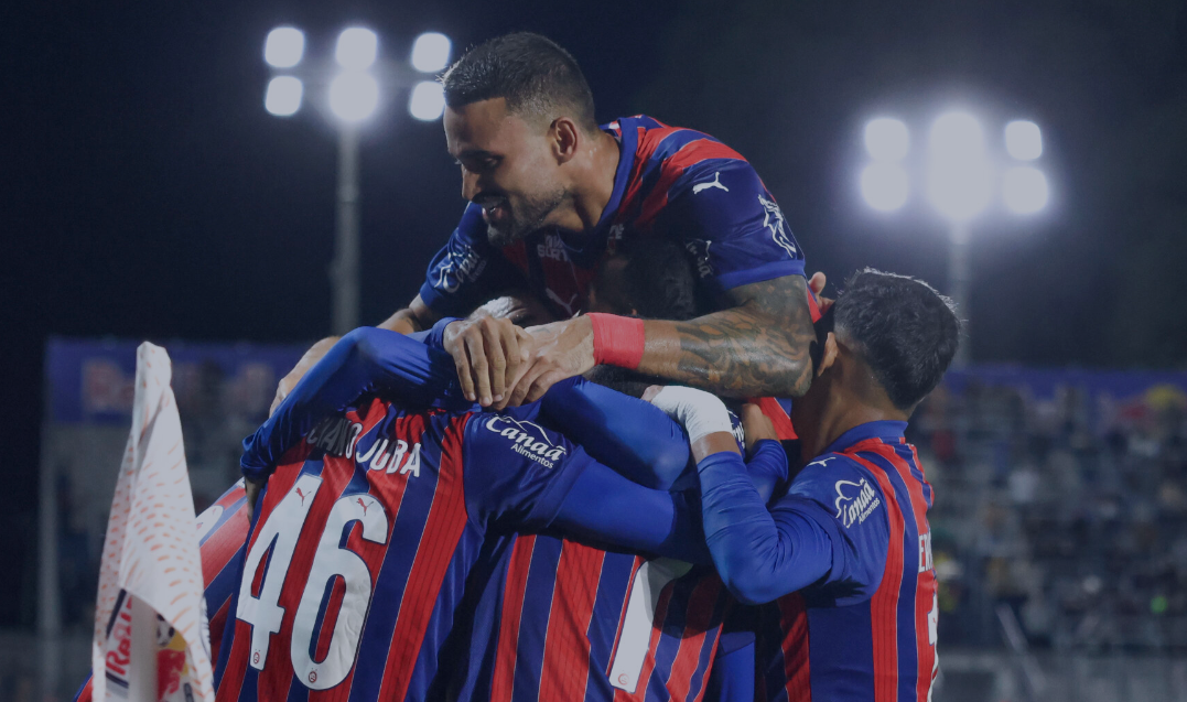 No momento você está vendo Bahia quebra tabu em São Paulo e Vitória empata no Barradão alagado