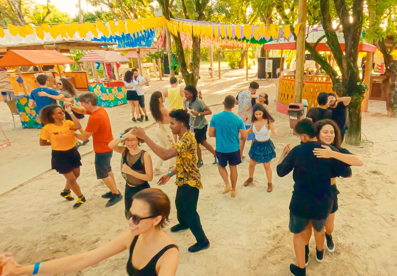 No momento você está vendo Arraiá do Village Itaparica celebra São Pedro com forró, quadrilha e shows