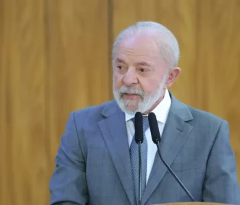 Lula veta aumento de número de deputados na Câmara