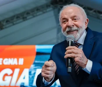 Lula tem aprovação de 50,2% e desaprovação de 49,7%