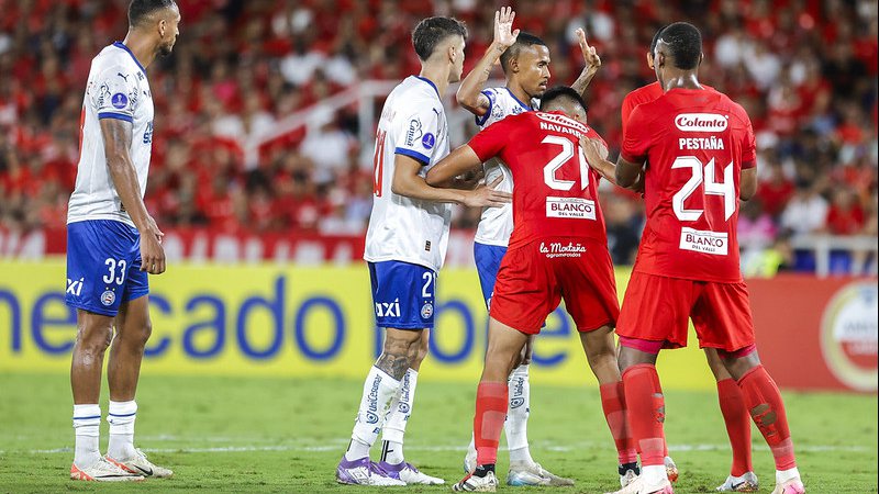 No momento você está vendo Com trapalhadas defensivas o Bahia perde em Cali e dá adeus à Sulamericana