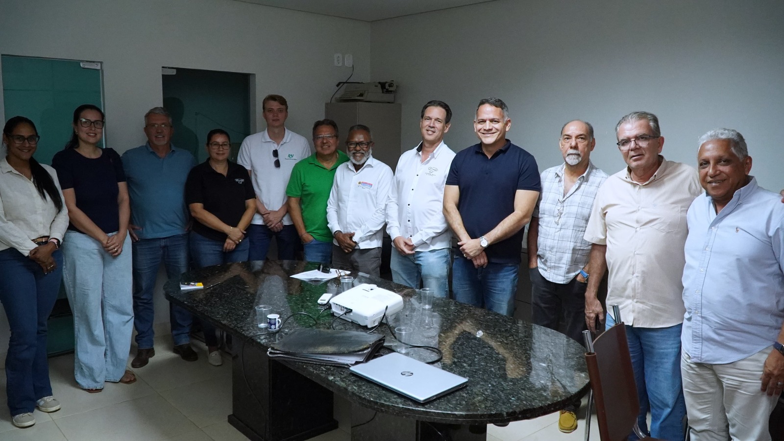 No momento você está vendo Em Barreiras, secretário da Agricultura da Bahia reforça apoio ao novo Parque de Exposições Multiuso