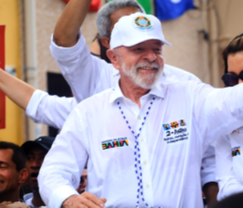 Presidente Lula acompanha cortejo do Dois de Julho pelo quarto ano consecutivo