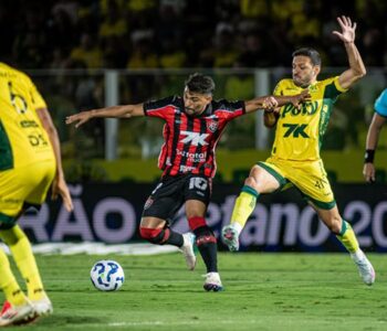 Vitória joga bem, carimba as traves e empata com Mirassol em SP