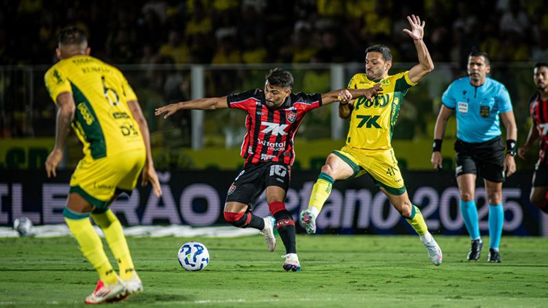 No momento você está vendo Vitória joga bem, carimba as traves e empata com Mirassol em SP