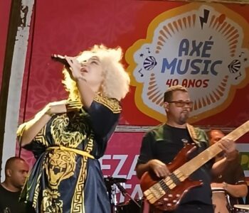 Em homenagem às heroínas da Independência, banda Roma Negra agitou o Pelourinho no sábado