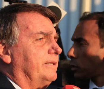Moraes autoriza Bolsonaro a receber visita de médicos particulares
