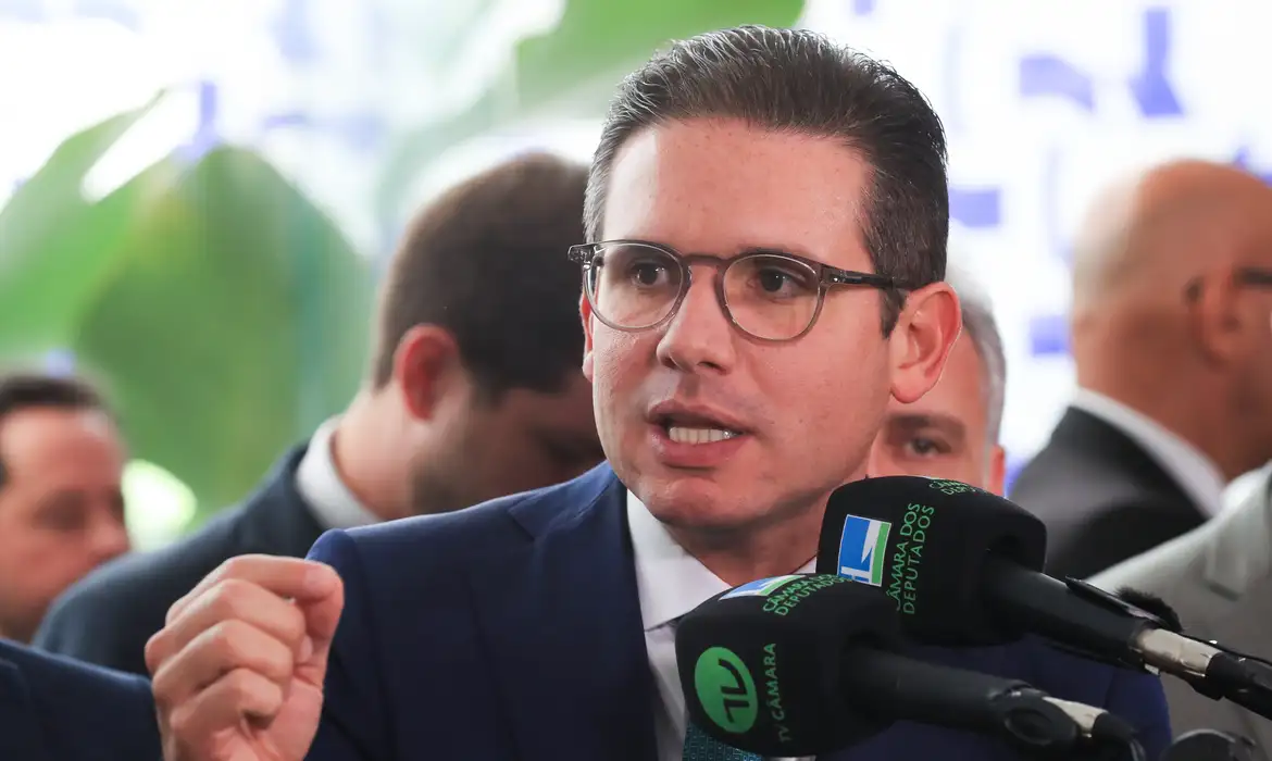 No momento você está vendo Motta envia pedido de afastamento de 15 deputados após motim na Câmara