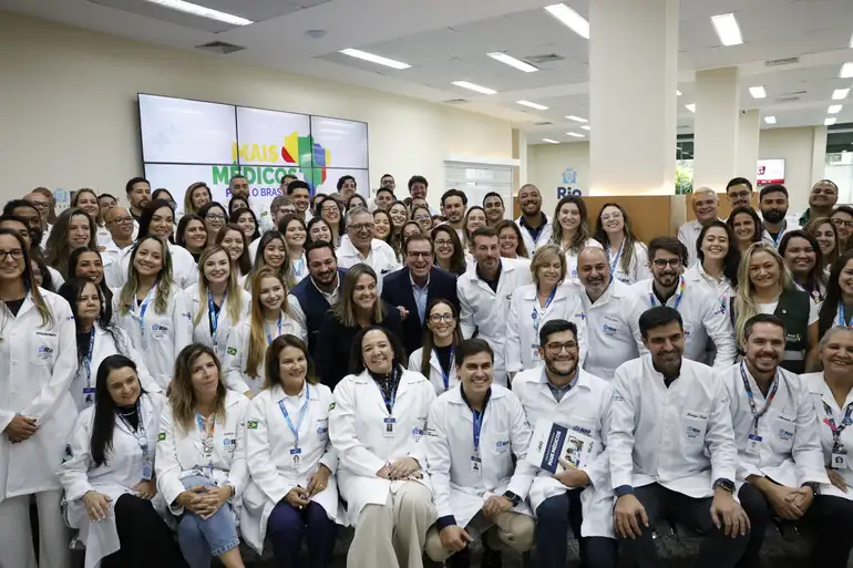 No momento você está vendo EUA criticam Mais Médicos e cancelam vistos de servidores brasileiros