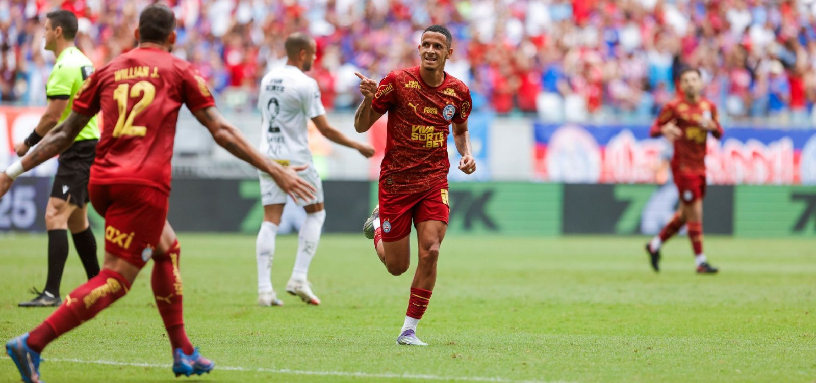 No momento você está vendo Bahia vence Santos na Fonte e se consolida no G4