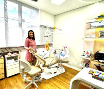Dentista baiana se destaca no cuidado humanizado a crianças autistas e transforma atendimento em acolhimento