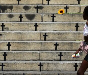 Casos de feminicídio por arma de fogo aumentam em 2025 no país