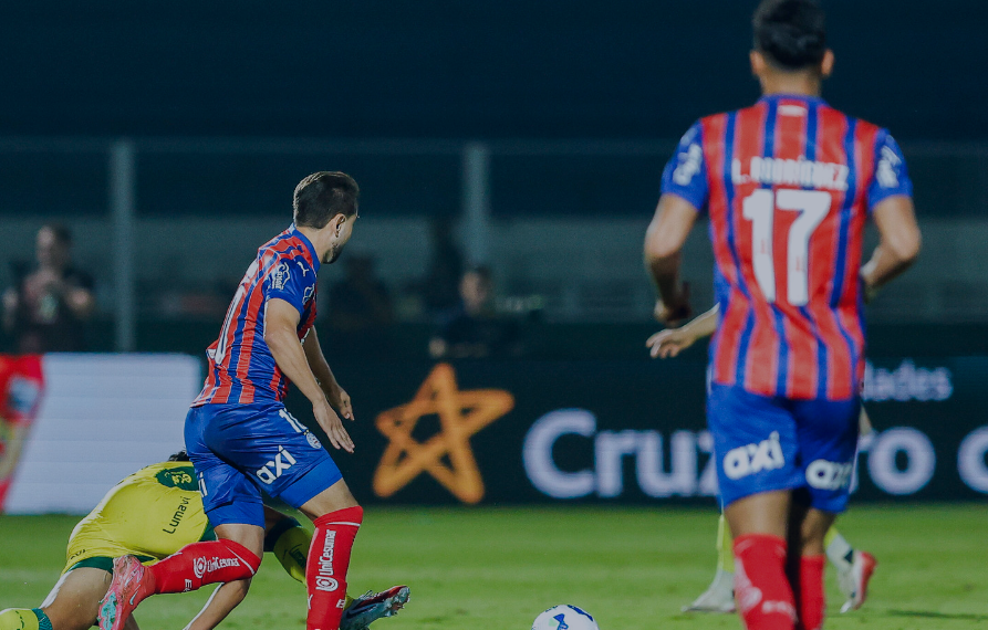 No momento você está vendo Leão bate o Galo, mostra força e o Mirassol goleia um Bahia no bagaço