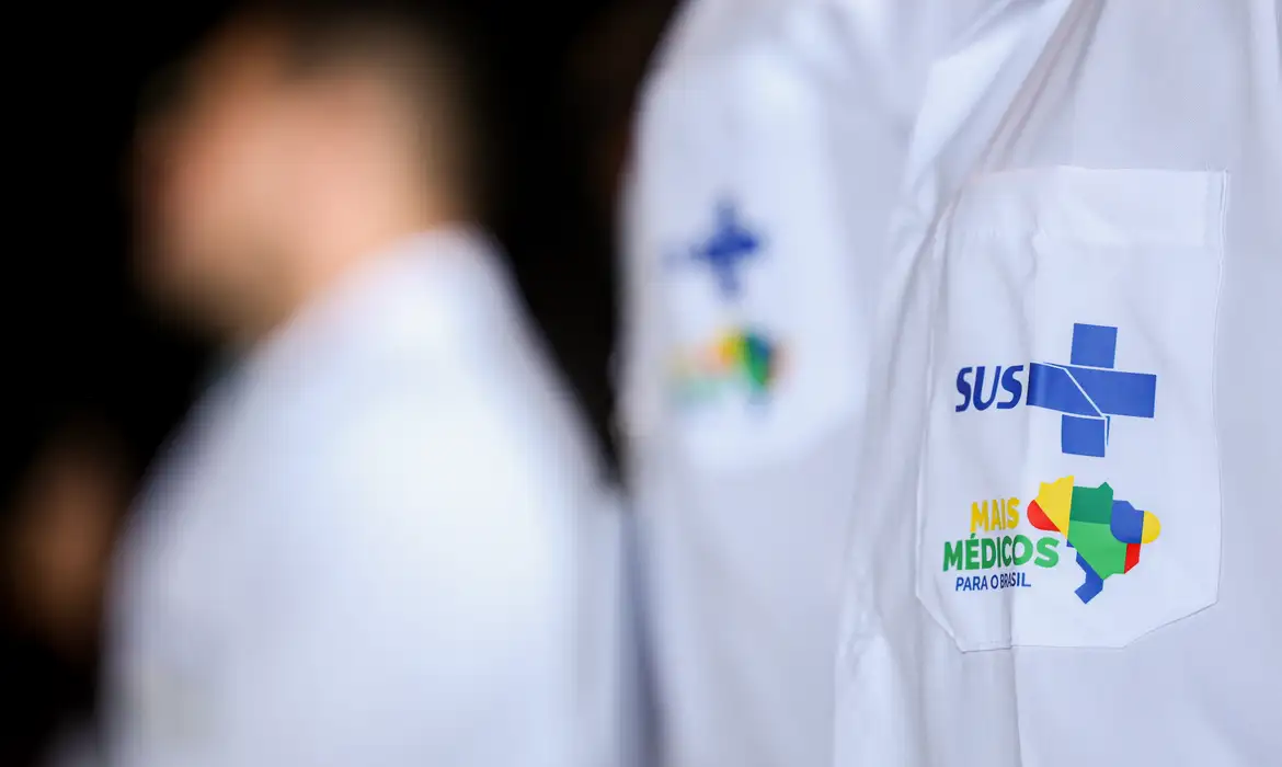 No momento você está vendo Entenda a participação de cubanos no programa Mais Médicos
