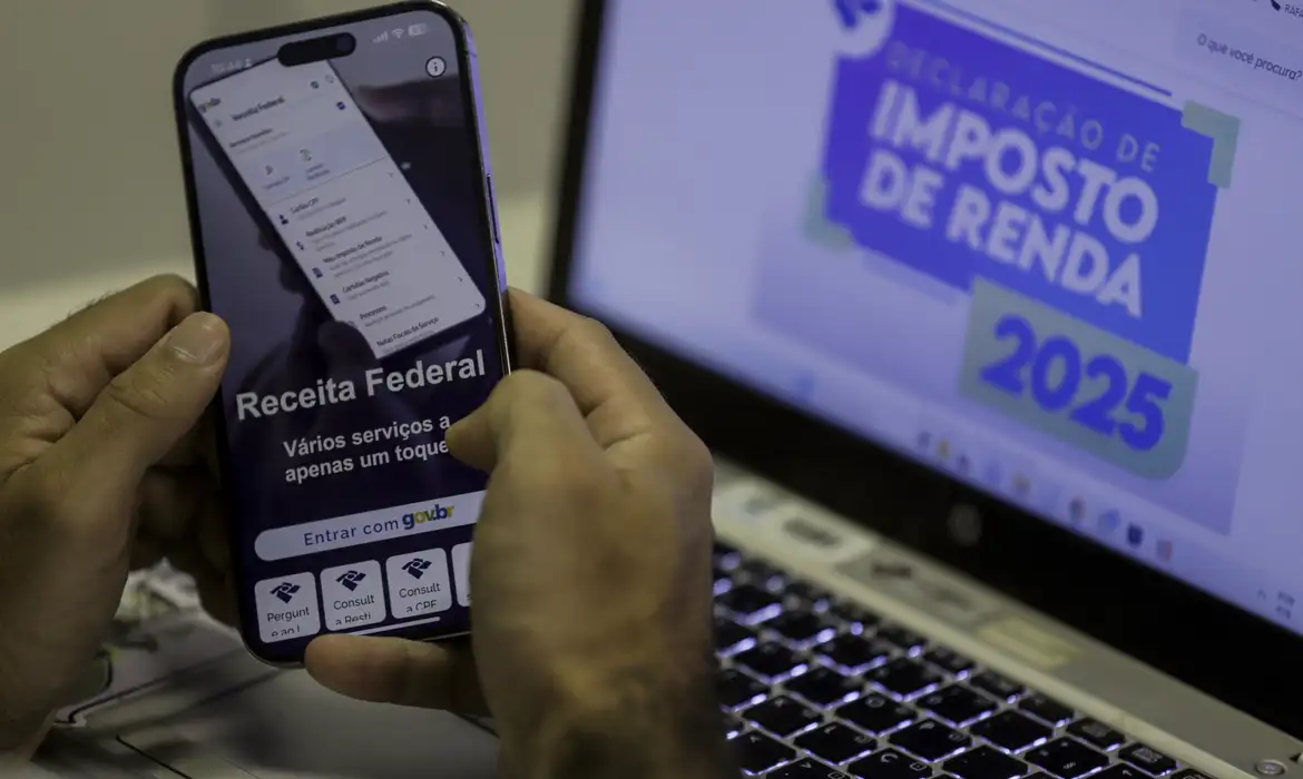 No momento você está vendo Receita paga nesta sexta-feira quarto lote de restituição do IR