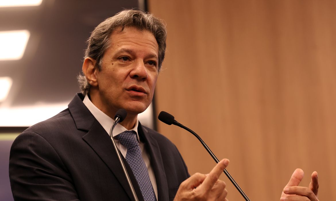 No momento você está vendo Haddad prevê queda dos juros “em breve” e 2026 “muito melhor”