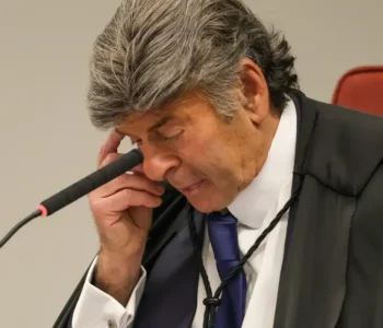 Fux descarta crime de organização criminosa em ação sobre golpe no STF