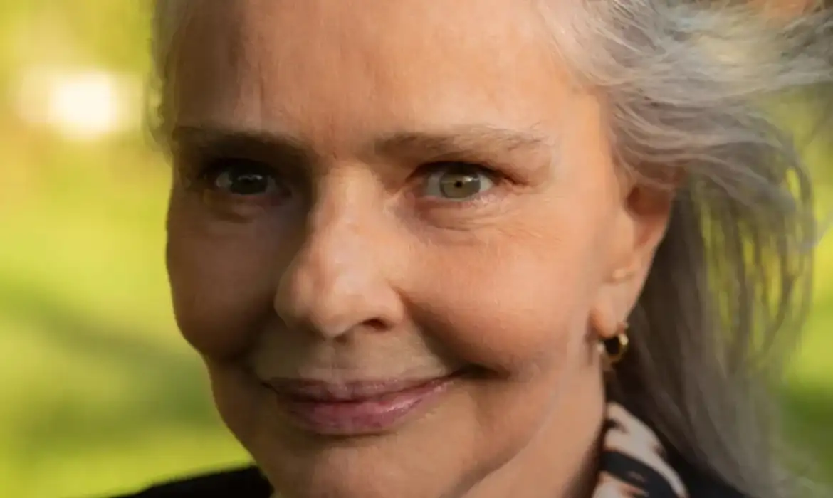 No momento você está vendo Cantora e compositora Angela Ro Ro morre aos 75 anos no Rio