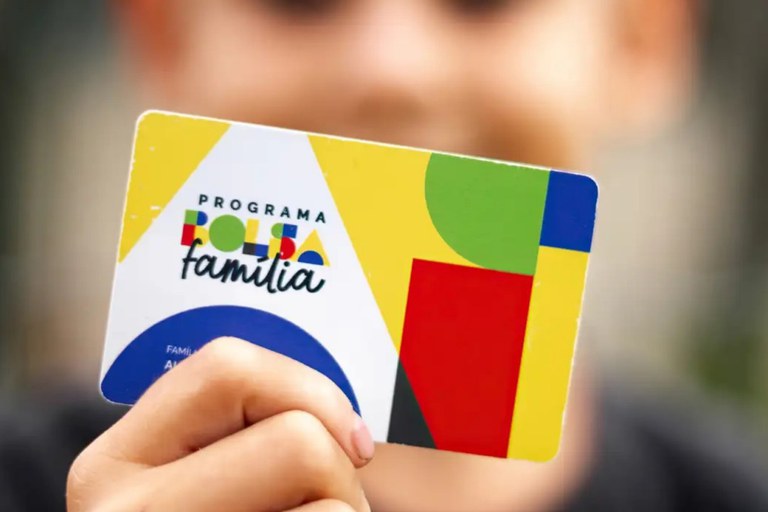 No momento você está vendo Repasses de setembro do Bolsa Família têm início nesta quarta (17) e chegam a 19 milhões de lares