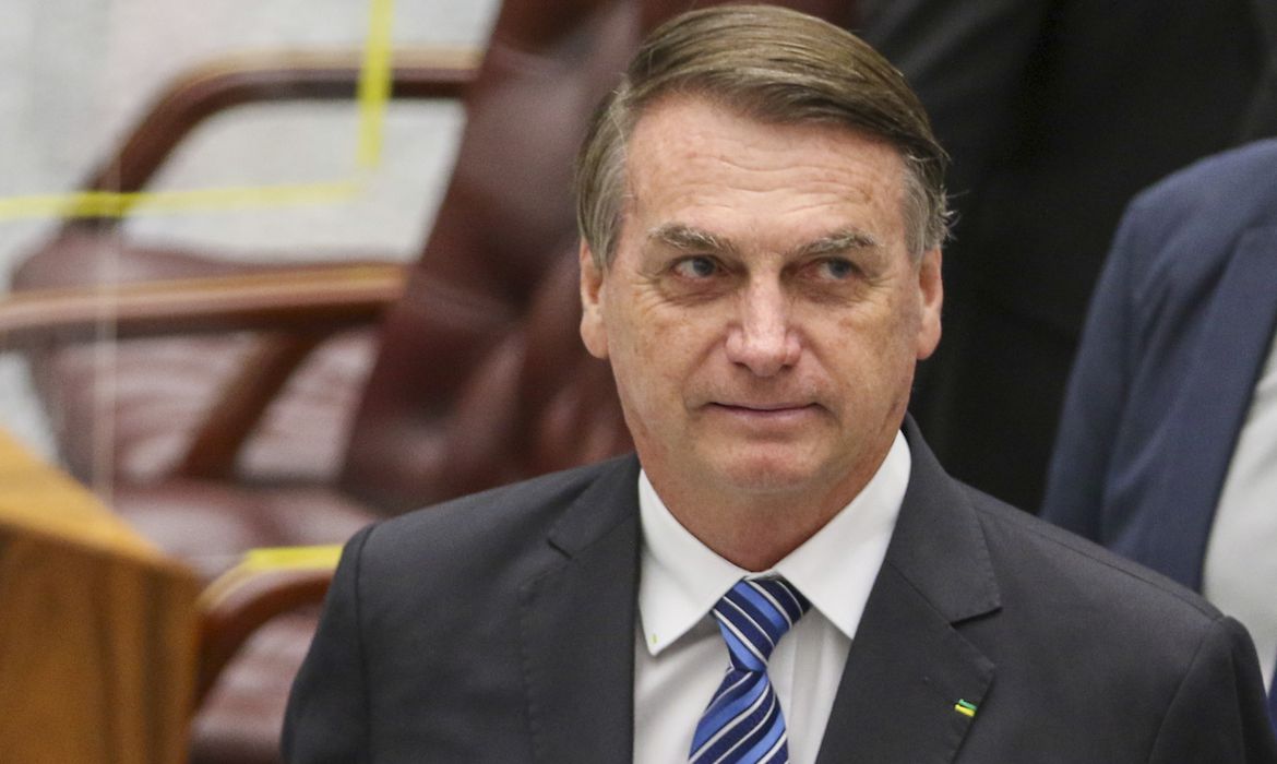 No momento você está vendo Sob escolta, Bolsonaro está em hospital para procedimento na pele
