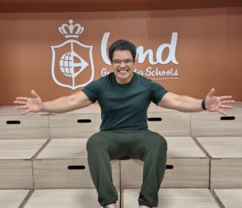 Adelmo Casé visita a Land School Pituba e inaugura projeto que aproxima alunos de artistas e atletas
