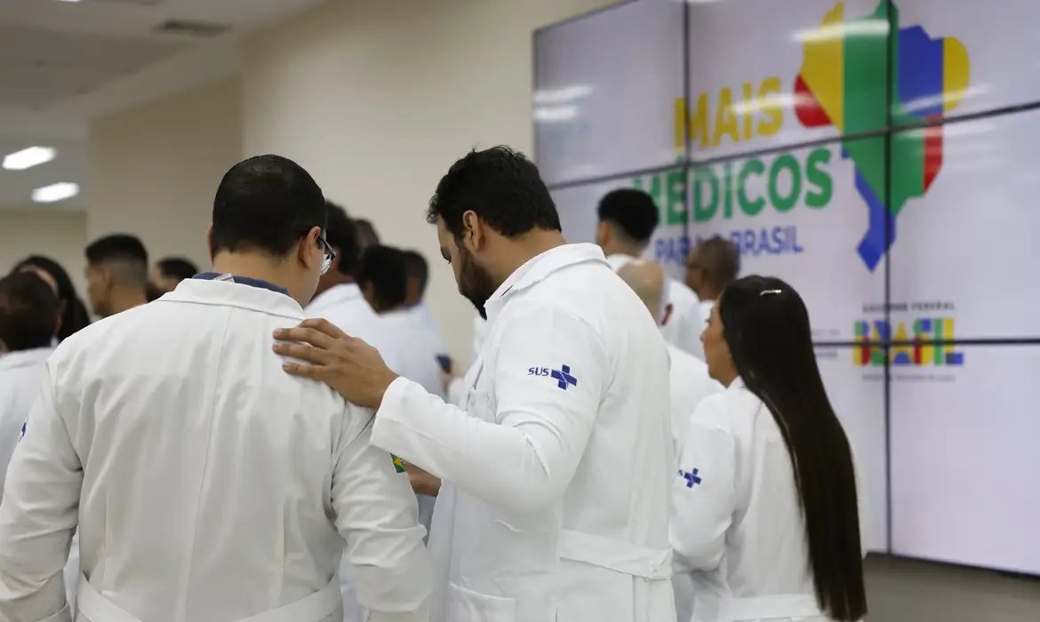 No momento você está vendo Estudantes de baixa renda de curso de medicina terão ajuda do governo