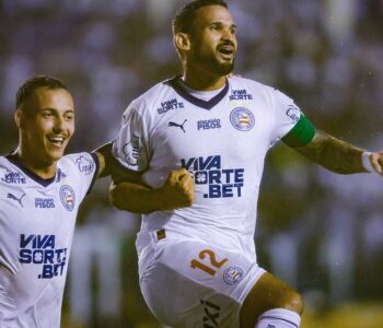 Bahia goleia o Confiança e encaminha bem o título
