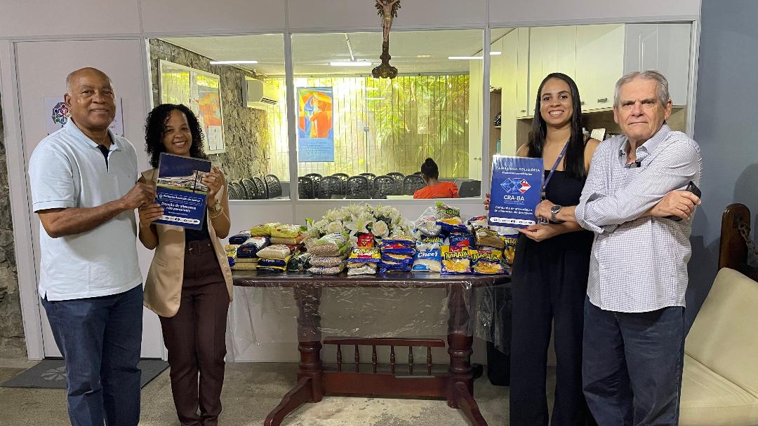 No momento você está vendo CRA-BA entrega alimentos arrecadados à Paróquia Ascensão do Senhor
