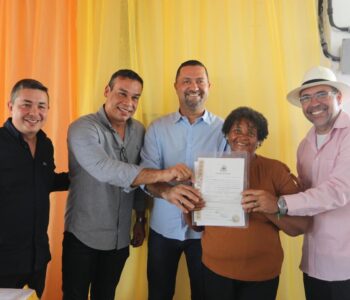 Portal do Sertão celebra a entrega de títulos de terra para famílias agricultoras