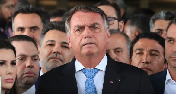 No momento você está vendo Trama golpista: STF inicia julgamento de Bolsonaro e mais sete aliados