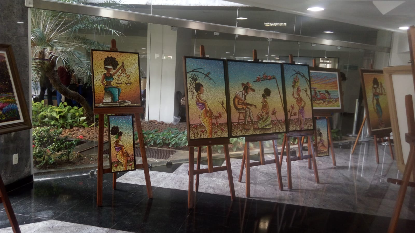 No momento você está vendo Lojas promovem literatura, arte, sustentabilidade e apresentações culturais gratuitas