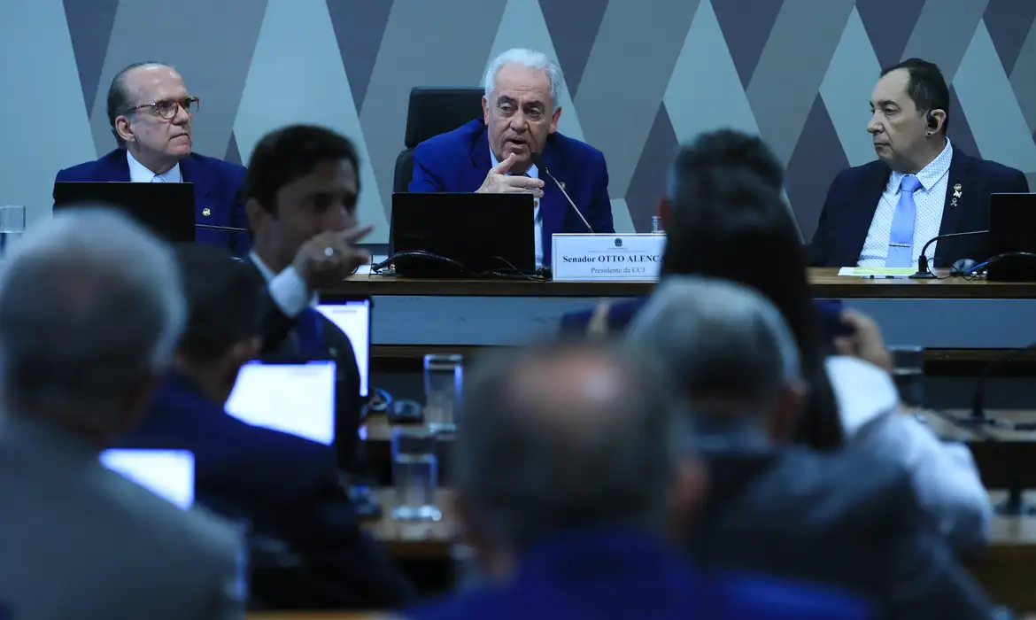 No momento você está vendo PEC da Blindagem abre portas do Congresso ao crime, diz relator