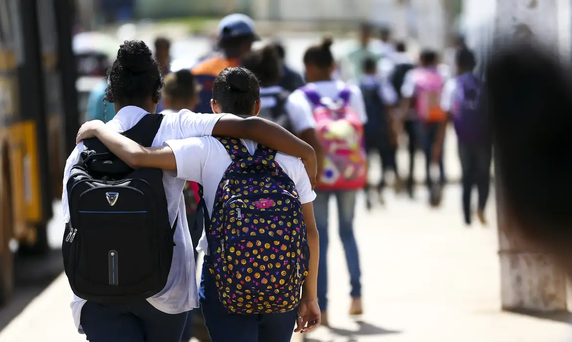 No momento você está vendo Governo amplia mobilização de vacina contra HPV em jovens até dezembro