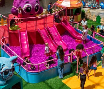 Parque Bolofofos chega ao Shopping Paralela e garante diversão para as crianças