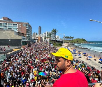 Com Daniela Mercury e Wagner Moura, ato contra a PEC da blindagem reúne milhares de pessoas em Salvador