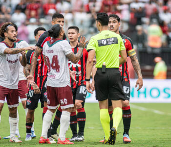 Vitoria perde pro Flu genérico e se afunda na zona
