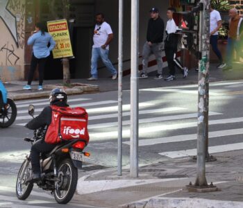 Votação de vínculo entre motoristas e apps será em 30 dias, diz Fachin