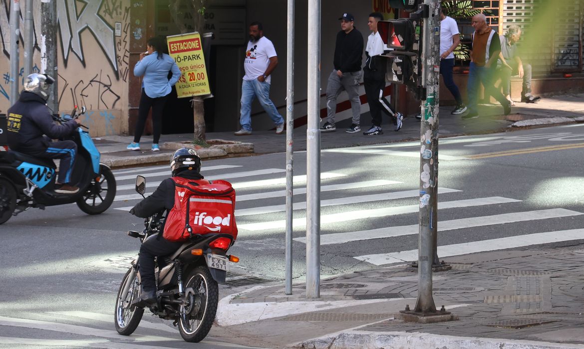No momento você está vendo Votação de vínculo entre motoristas e apps será em 30 dias, diz Fachin