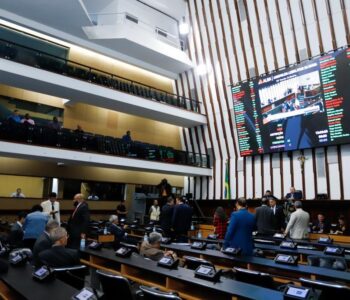 Deputados baianos viajam para Europa e recebem diárias polpudas