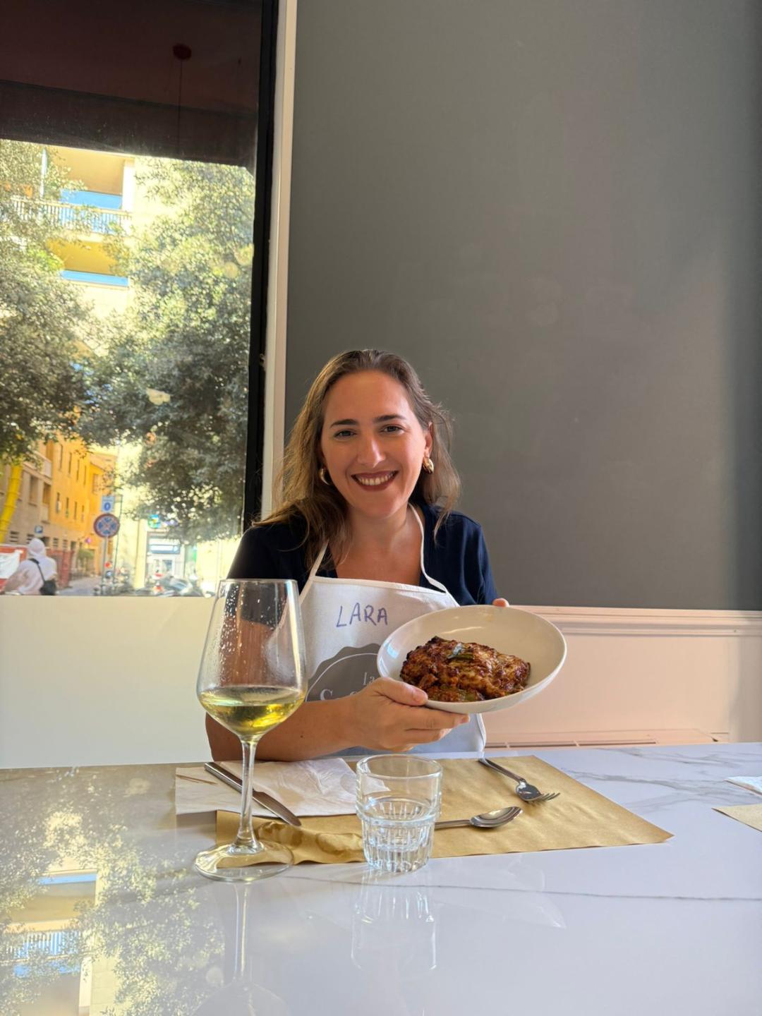 No momento você está vendo Em viagem pela Itália, Lara Allegro atualiza técnicas do Di Liana e traz novidades para o gelato